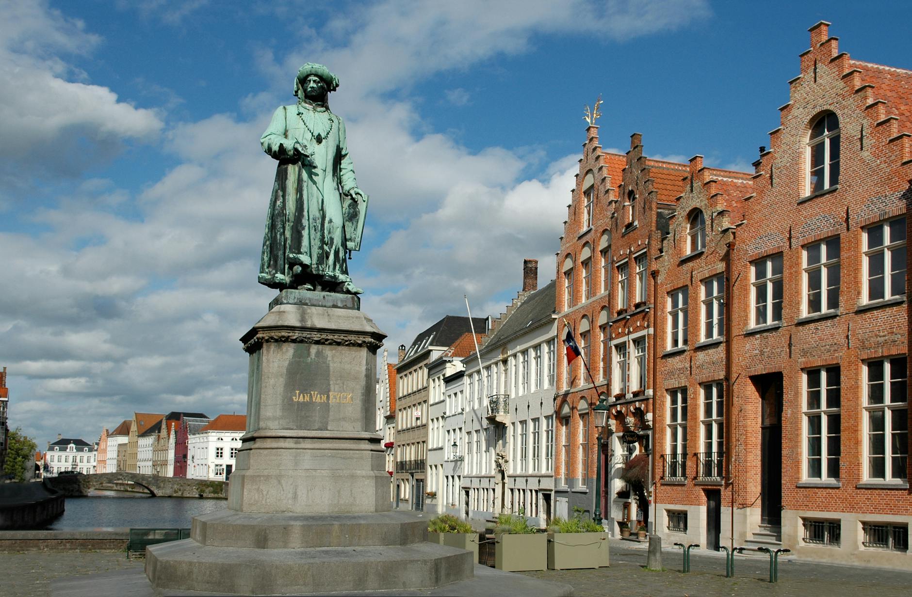 Brandmauer-Debatte: Jan van Aken (Linke) und Saskia Ludwig (CDU) streiten im Spitzengespräch